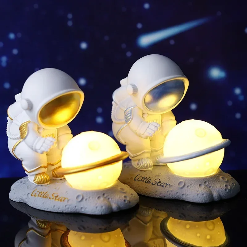 Astronaut Ornament Yellow Moon - Wine Beer Refrigerator recension och pris